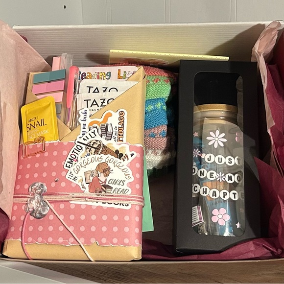 🌶️SPICY Blind date with a book Sports Romance gift Box. Ready to gift! - Picture 8 of 8